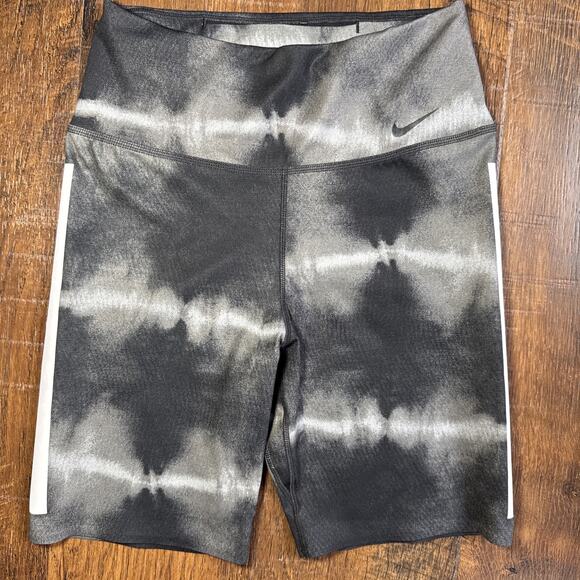 Nike Dri Fit Luxe Mid Rise Biker Short Size XS Womens Black & White W/ Pockets - Picture 1 of 15